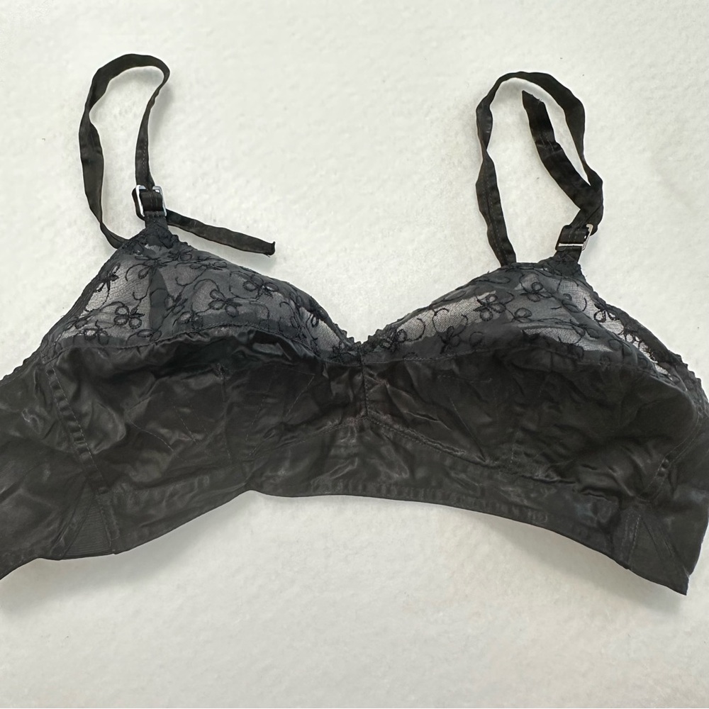Vintage 40s Formaid Cone Bullet Black Bra 921B Petal Stitch
